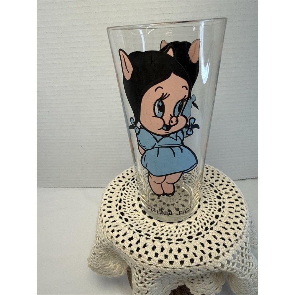 1973 Petunia Pig Warner Bros. Pepsi 6 1/4" Collector Series Glass